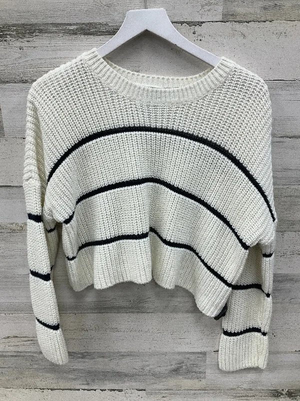 Sweater By Clothes Mentor In White, Size: S