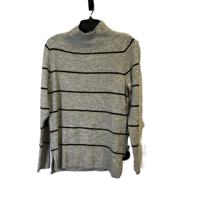 Sweater By Old Navy In Grey, Size: S