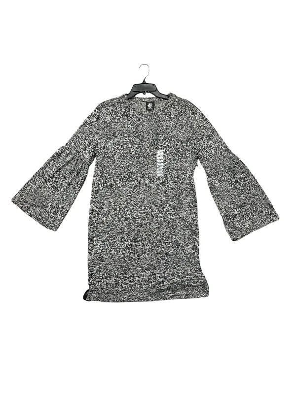 Top Long Sleeve By Bobeau In Grey, Size: Xl