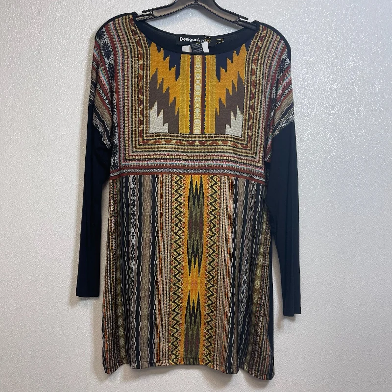 Top Long Sleeve By Clothes Mentor In Primary, Size: M